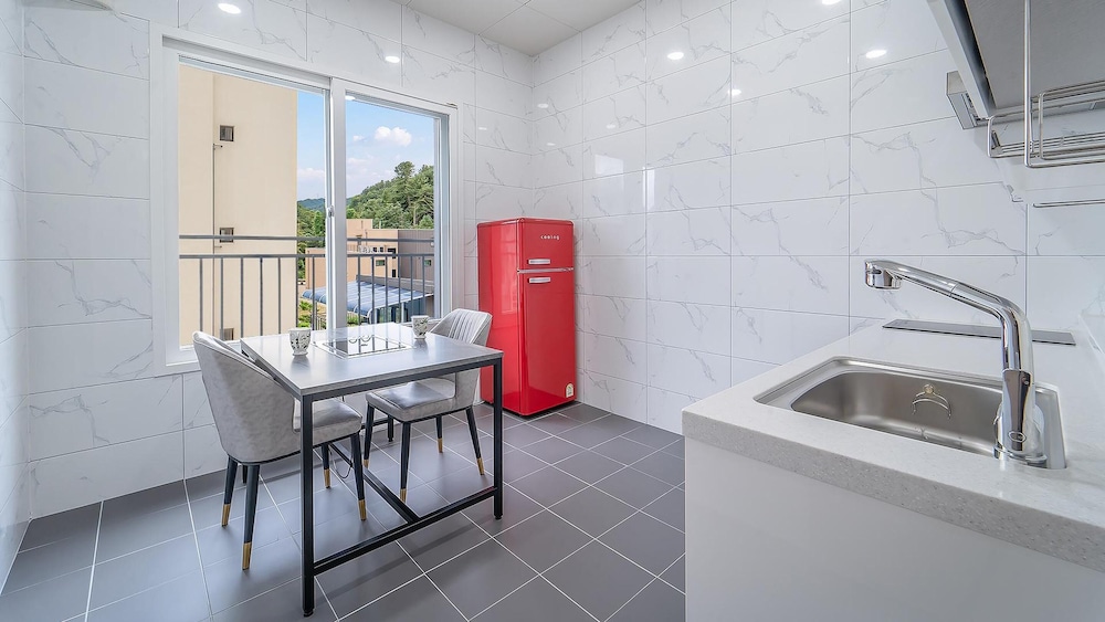 Basic Room, 1 Bedroom (201 (River view)) - Photo 7