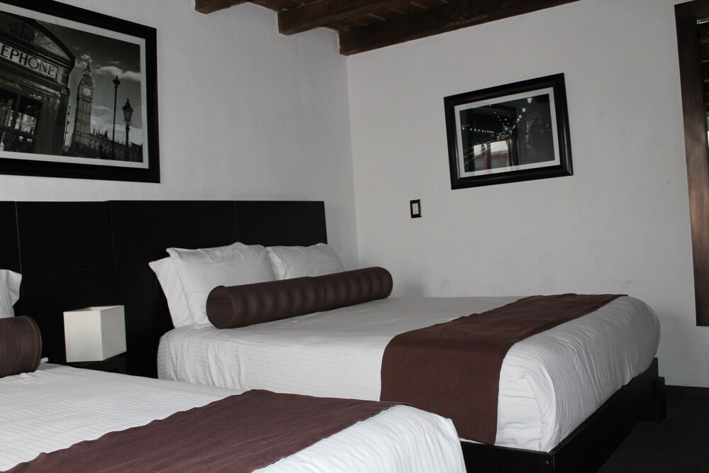 Junior Suite, Multiple Beds