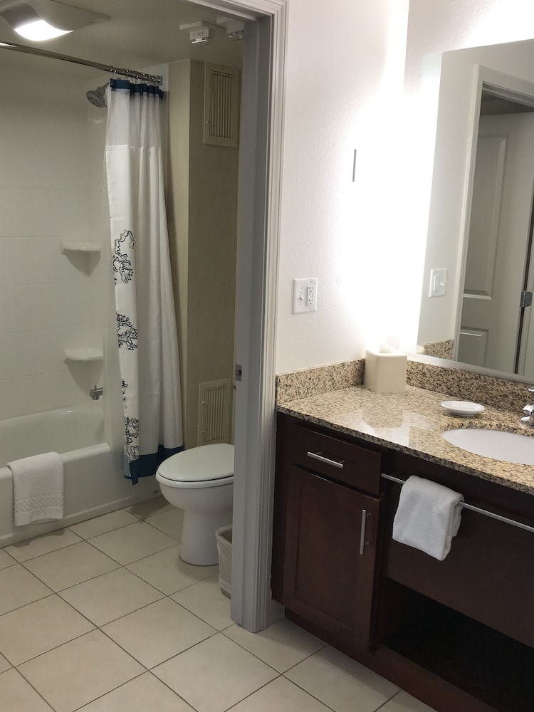 Suite, 1 Bedroom - Photo 3