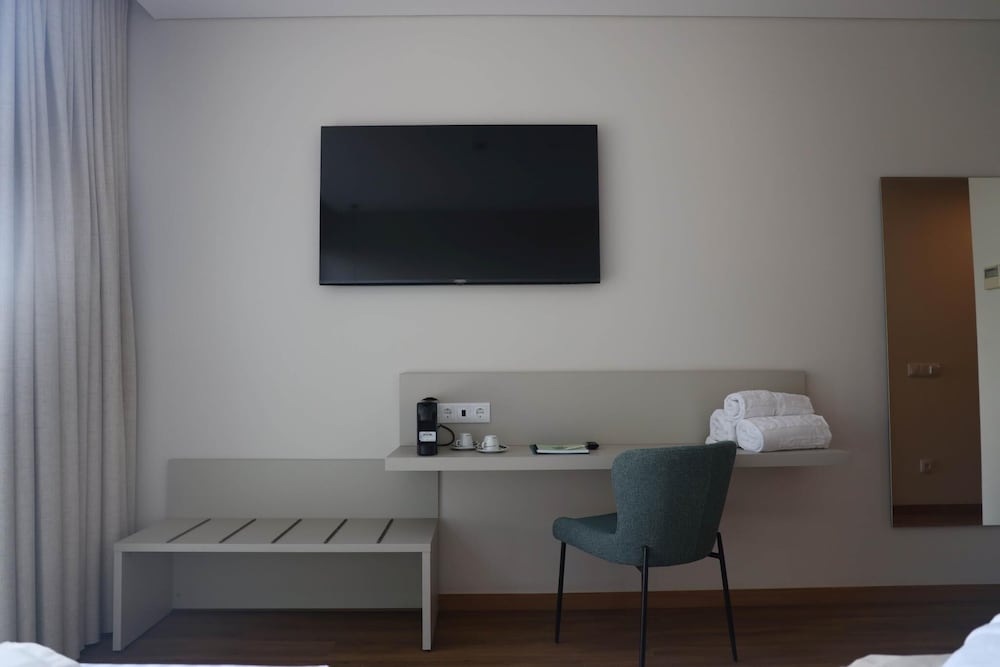 Executive Double or Twin Room, Terrace, Mountain View photo 3