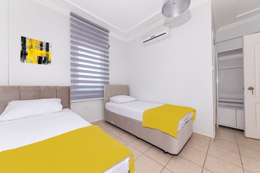 Standard Twin Room - Photo 1