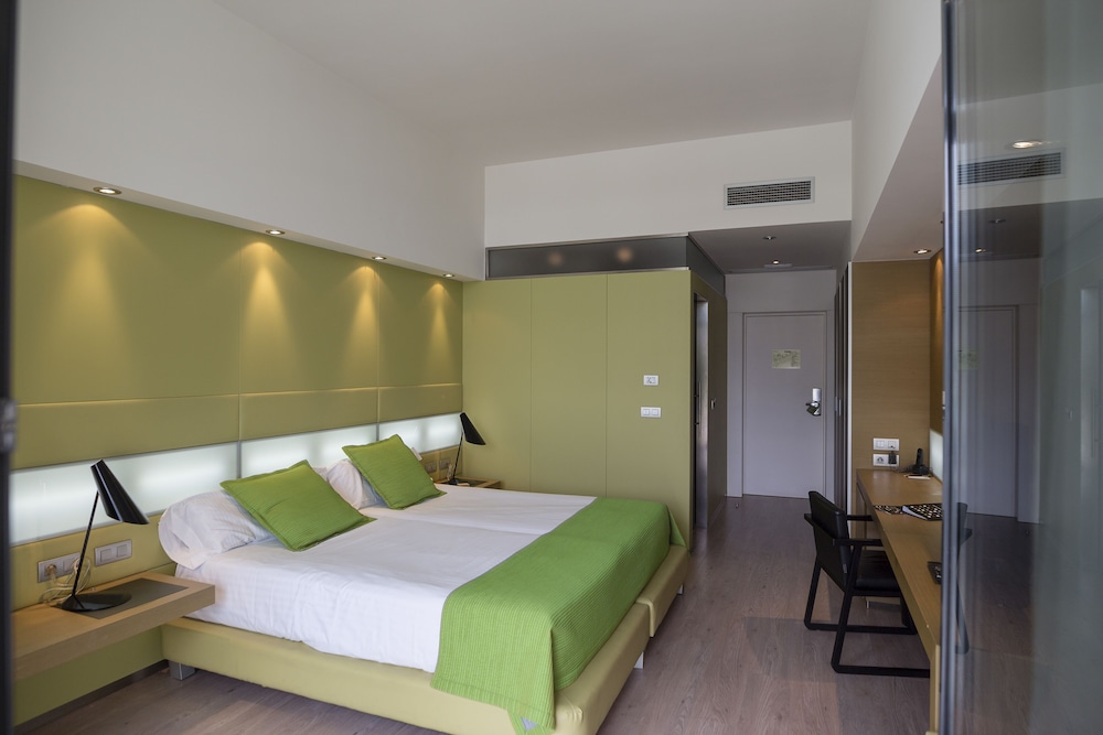 Deluxe Double or Twin Room - Photo 1