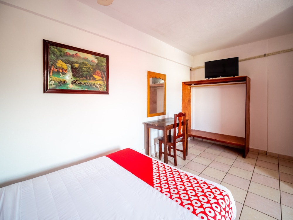 Standard Room, 2 Double Beds - Photo 7