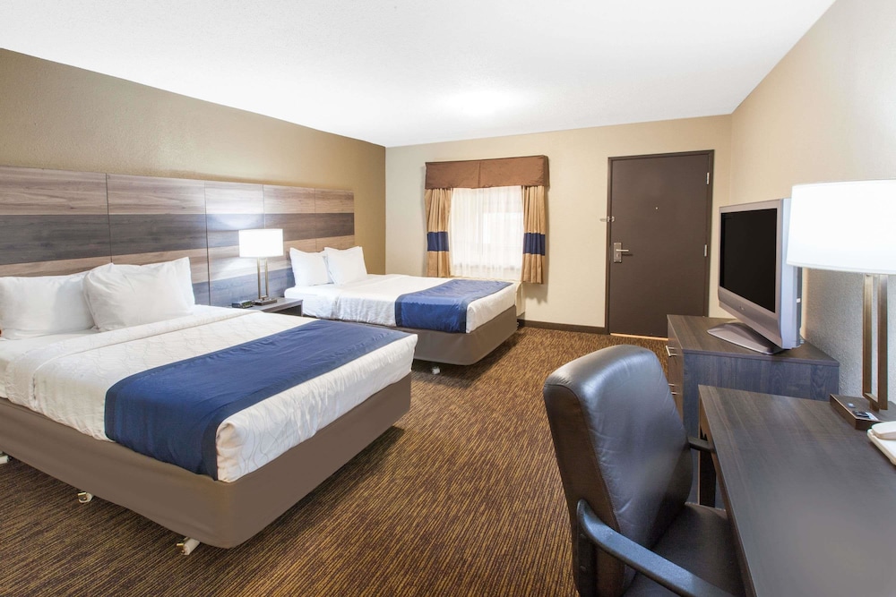 Room, 2 Double Beds, Non Smoking - Photo 1