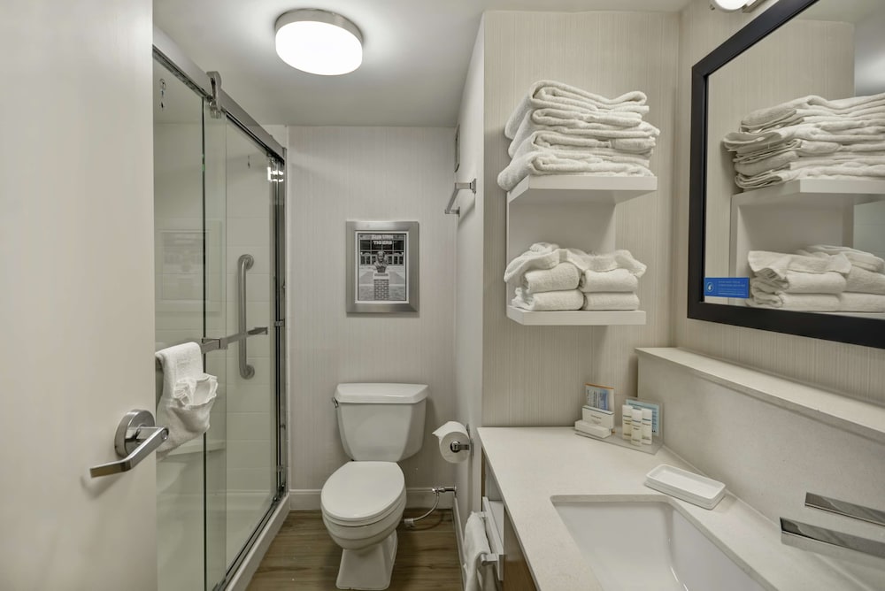 Room, 2 Queen Beds, Non Smoking (Shower Only) - Photo 2