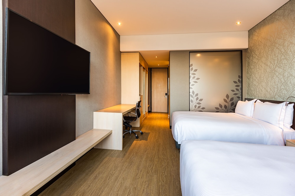 Room, 2 Double Beds, Accessible (Roll-In Shower) - Photo 1