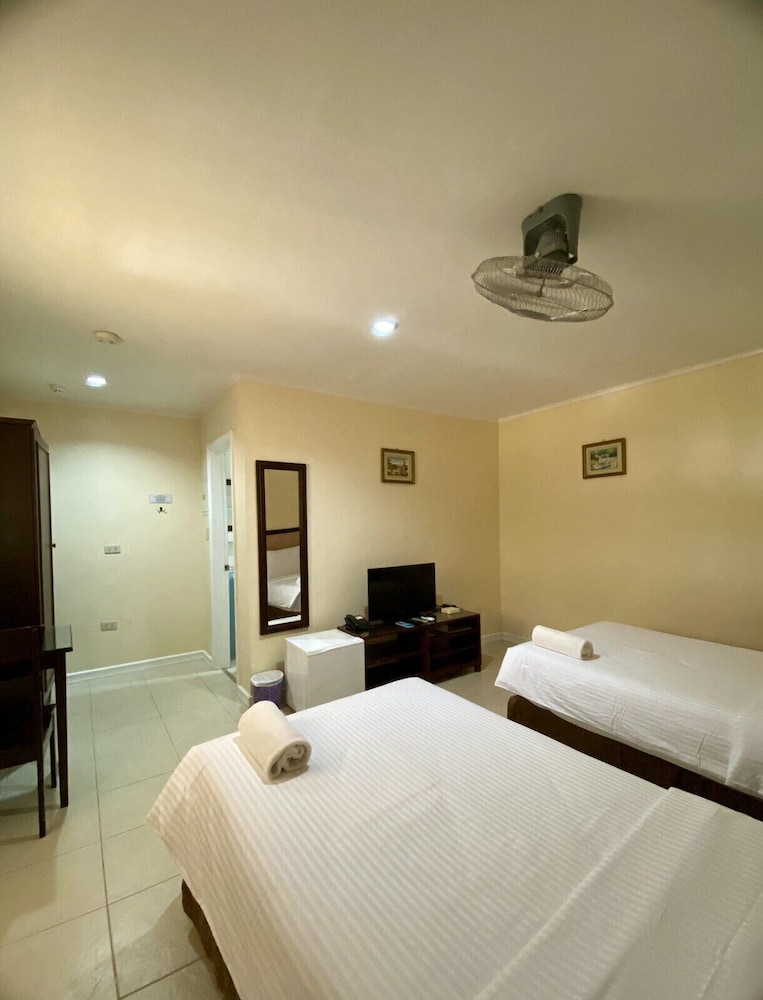 Standard Twin Room (West Wing) photo 3
