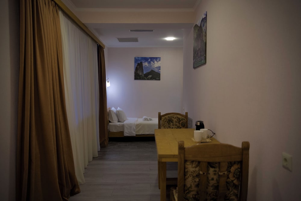 Triple Room, Balcony, Garden View