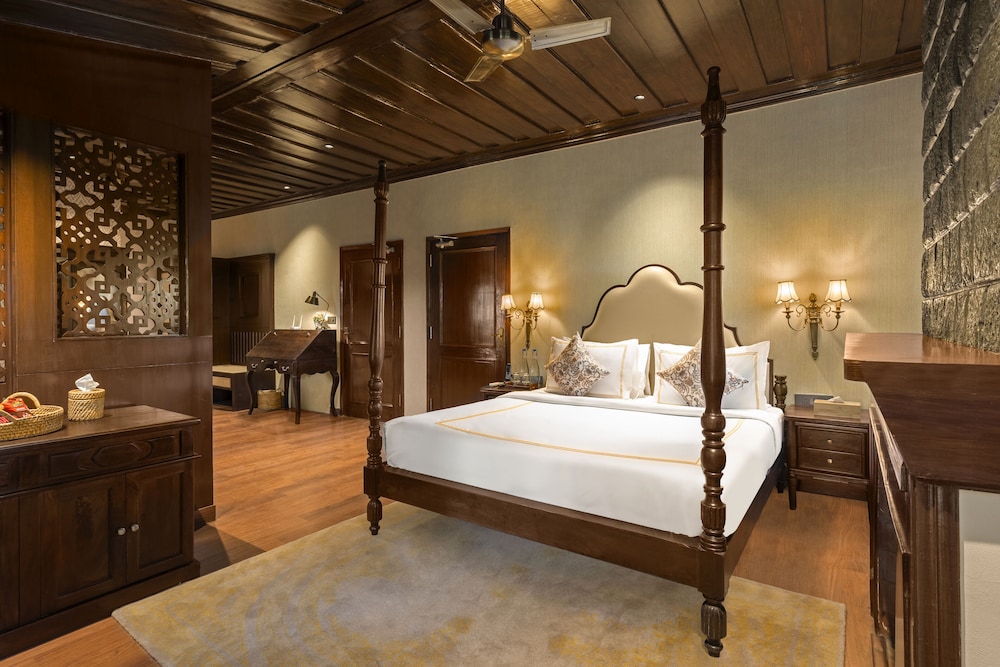 Shaw Deluxe Suite