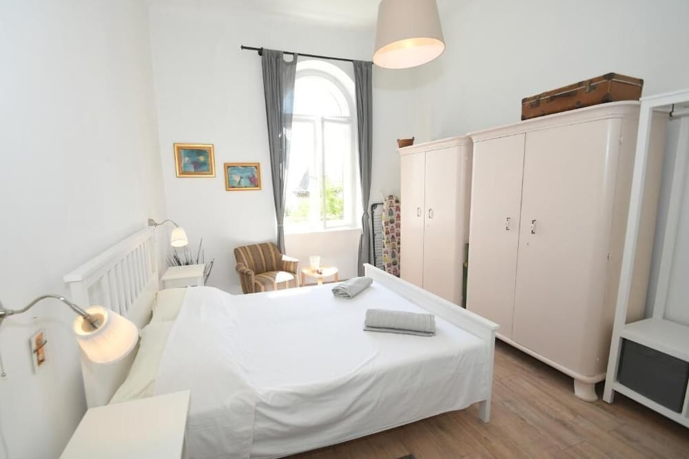 Apartment, Park View
