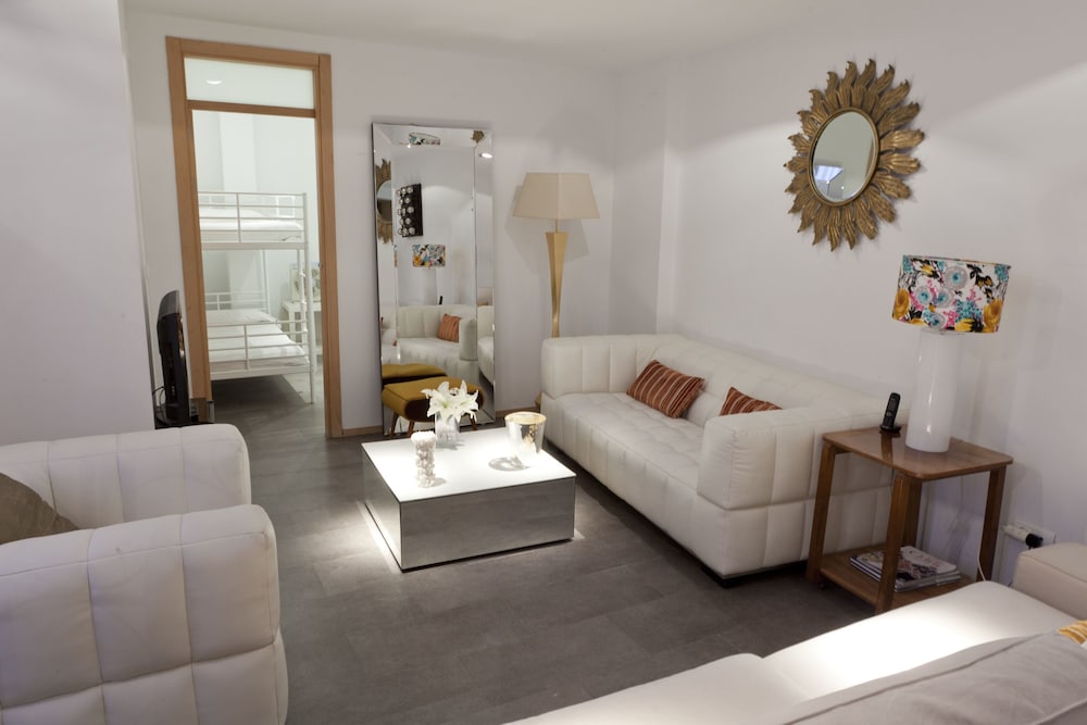Apartment, Multiple Beds - Photo 2