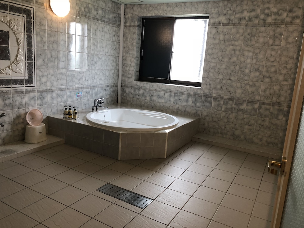 Twin Room with Bigger Bathroom, Smoking photo 2