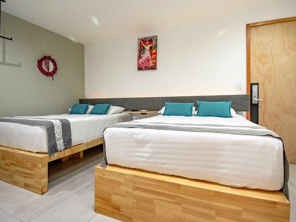 Standard Room, 2 Double Beds - Photo 8