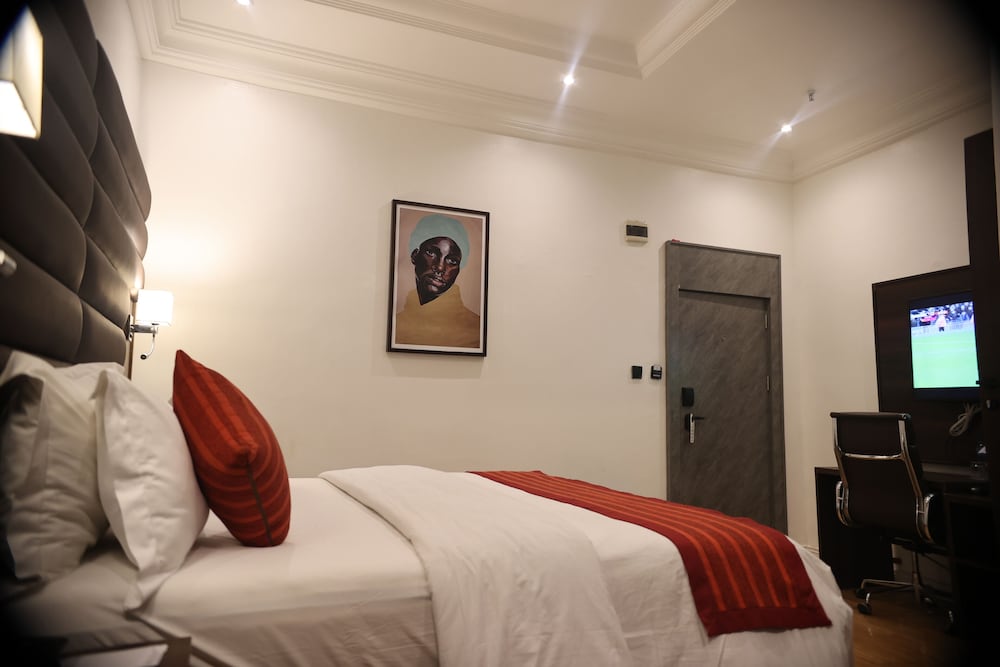 Royal Room, 1 Queen Bed, Non Smoking photo 2