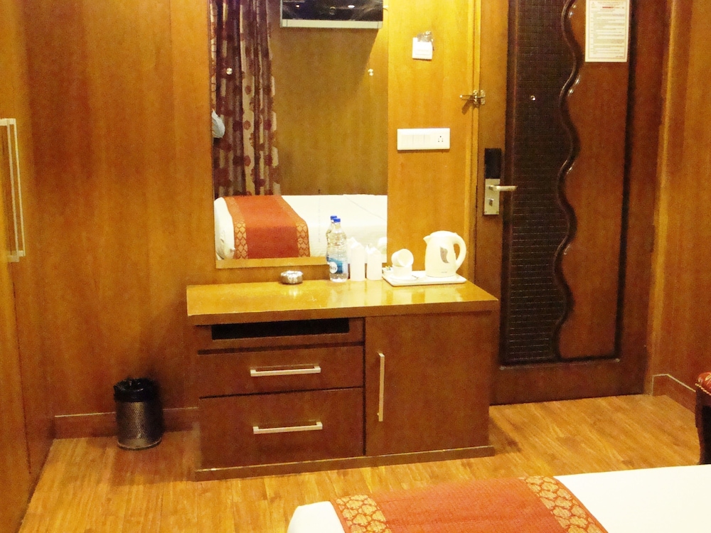 Deluxe Room - Photo 13