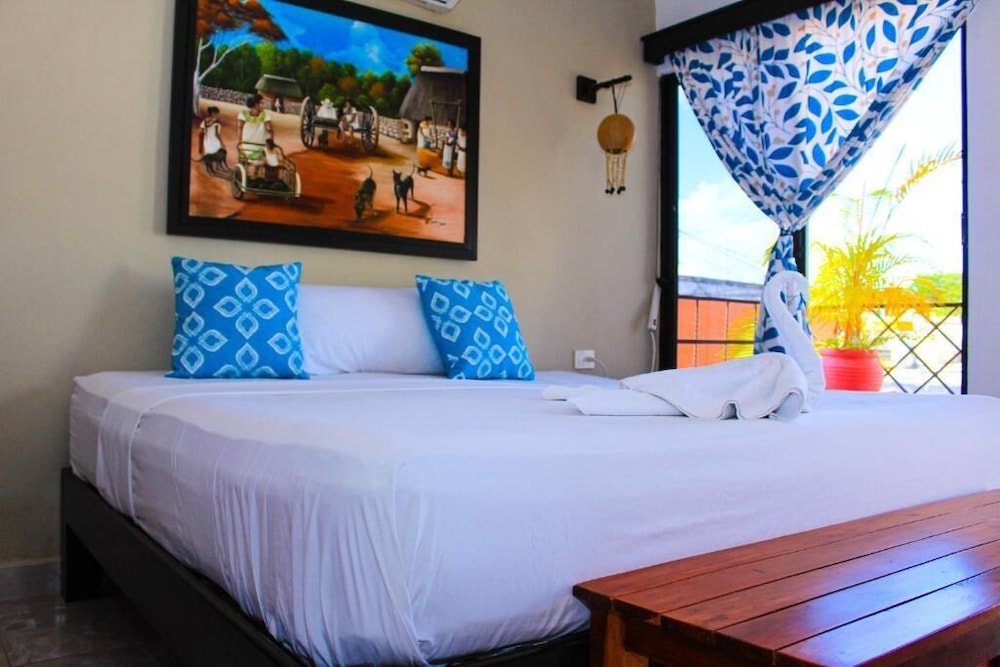 Deluxe Room, 1 King Bed photo 3