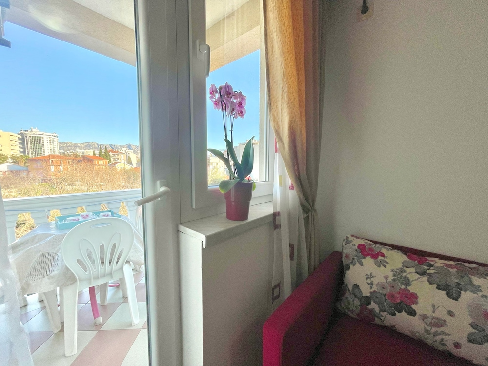 Comfort Apartment - Photo 10