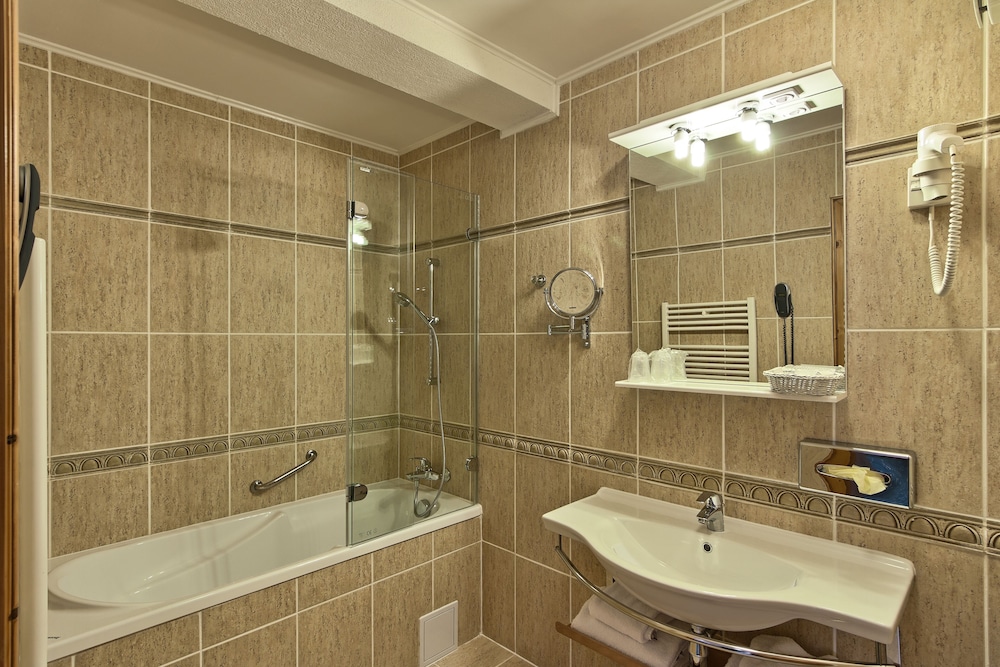 Superior Suite, 1 Double Bed with Sofa bed - Photo 9