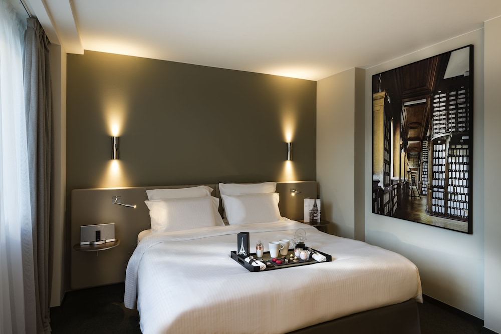 Suite, 1 King Bed with Sofa bed, Balcony (Eiffel Tower View)