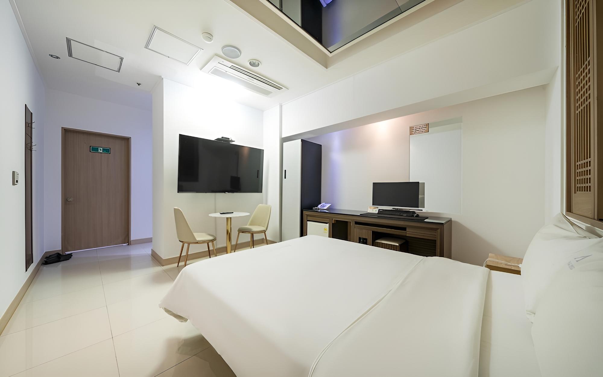 Room (Premium (70 smart TV/styler/spa batht) photo 1