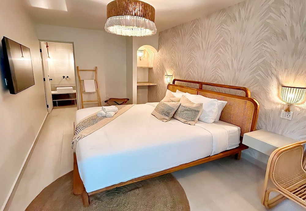 Standard Room, 1 Queen Bed, Non Smoking photo 1