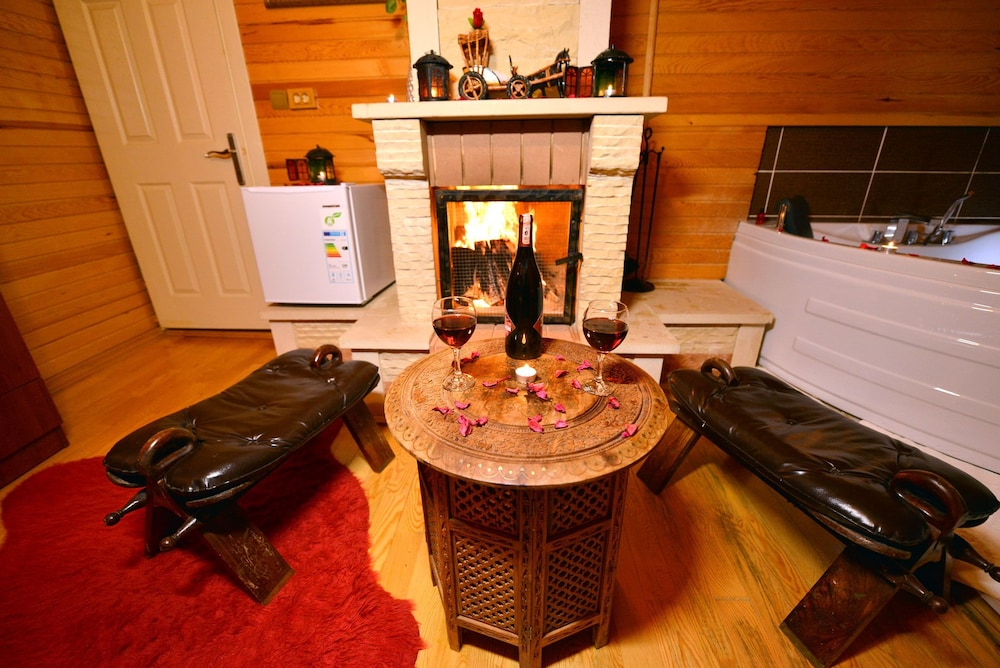 Deluxe Double Room, Fireplace (Jacuzzi) photo 3
