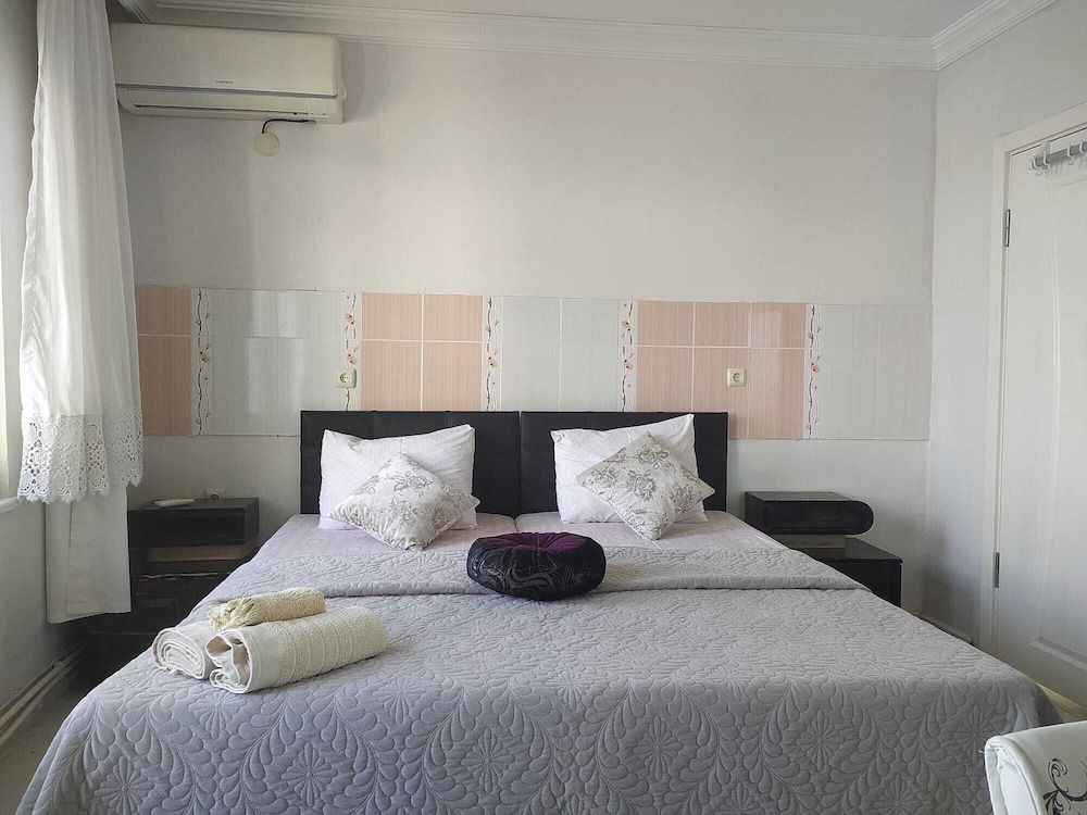 Comfort Twin Room, River View photo 3