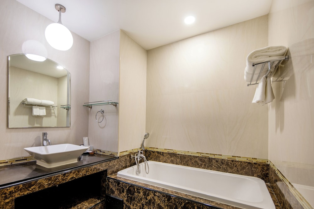 Family Suite Pool Access - Photo 8