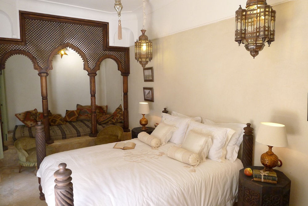 Room (Bab Er Raha)