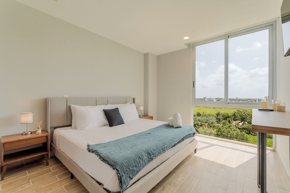 Jr. Suite, Golf Course View
