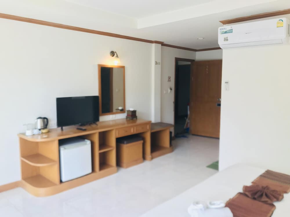 Deluxe Double Room - Photo 8