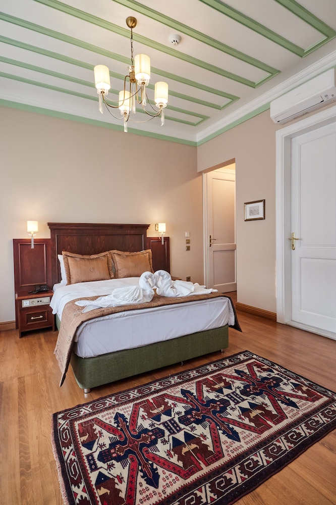 Deluxe Triple Room, Non Smoking photo 3