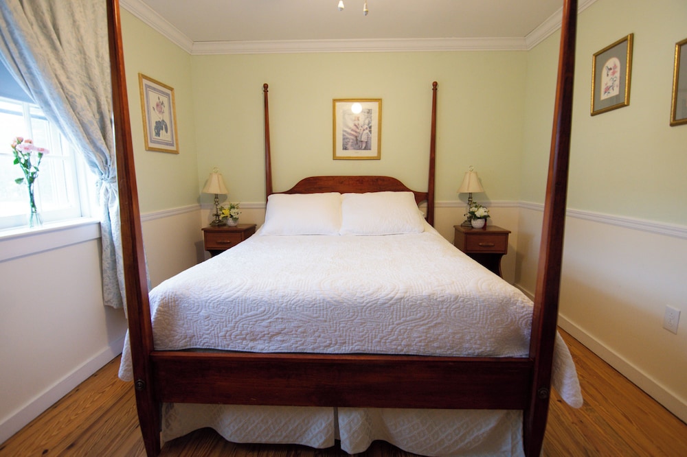 C2 Carriage House photo 1