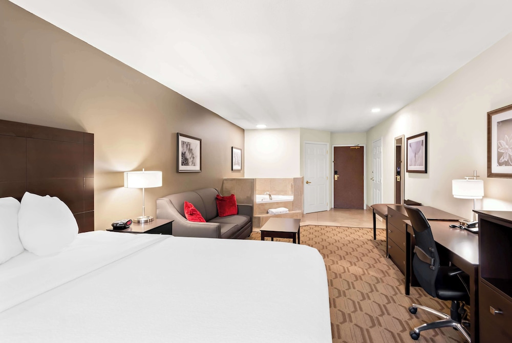 Suite, 1 King Bed, Non Smoking, Jetted Tub photo 1