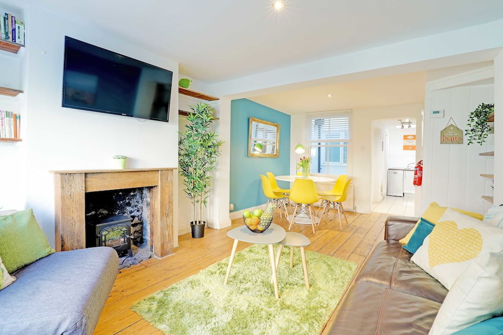 City Cottage, 2 Bedrooms, Courtyard Area photo 1