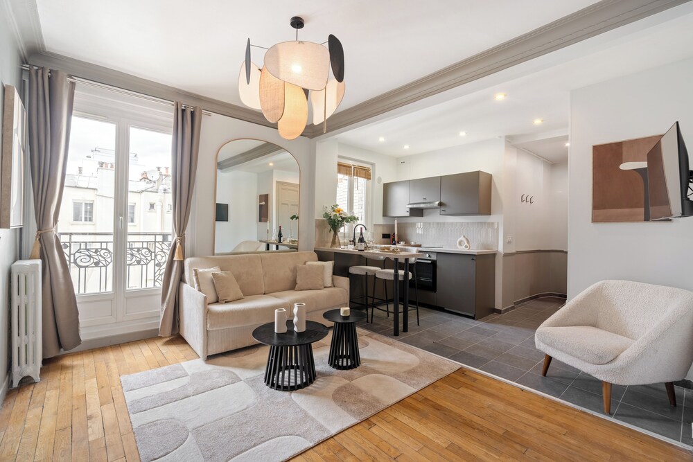 Deluxe Apartment, Courtyard View