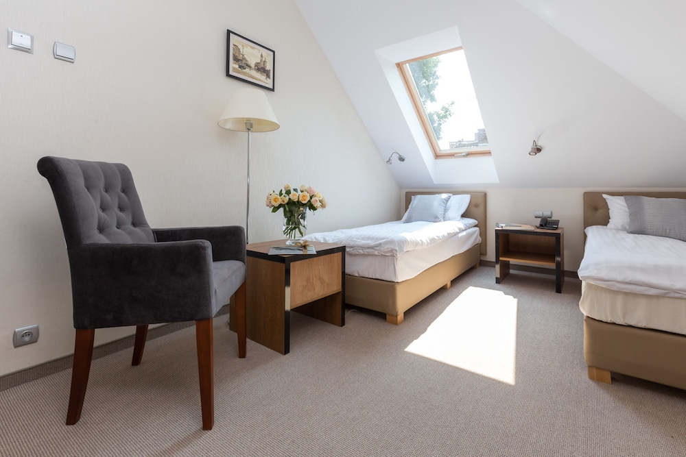 Standard Double or Twin Room photo 2