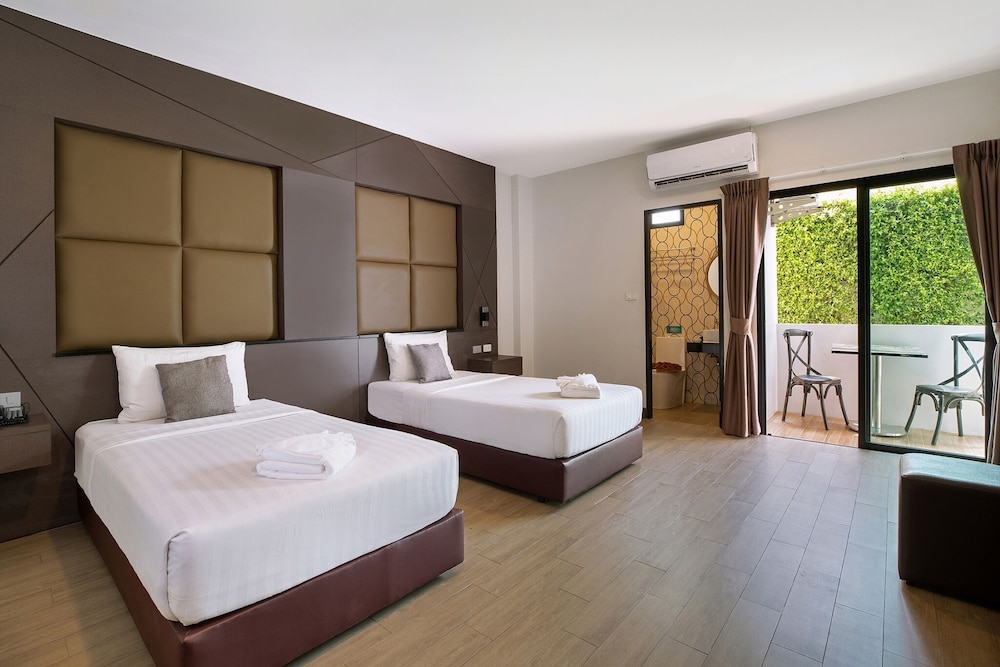 Deluxe Twin Room - Photo 1