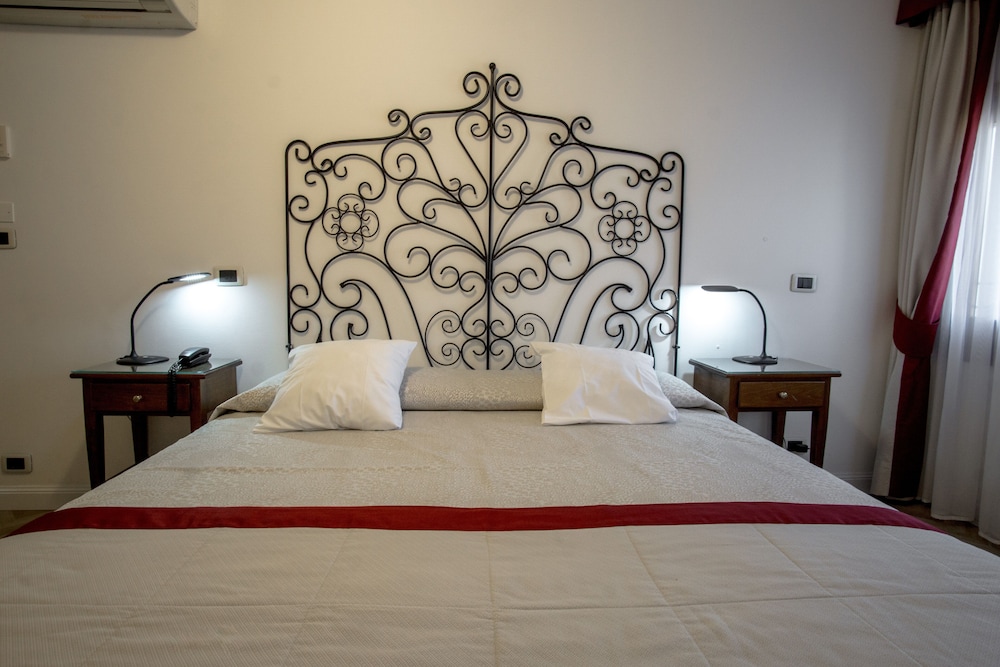 Standard Room photo 2