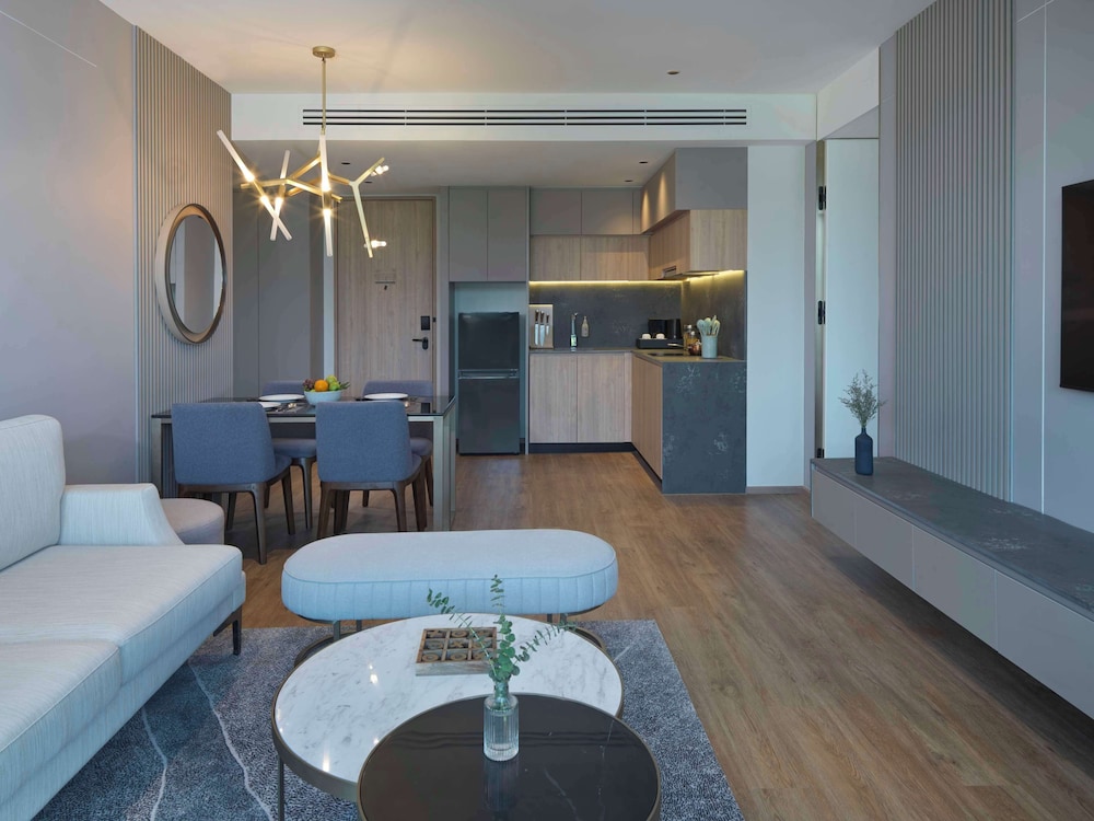 La Green Suite - 2 Bedrooms - Photo 2