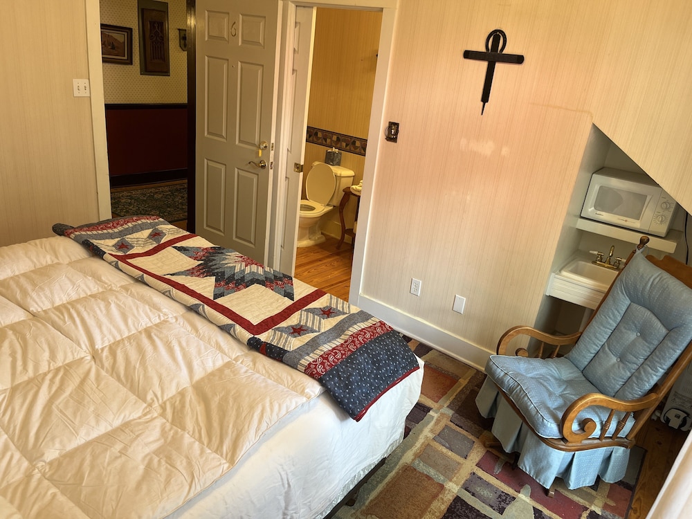 Room 6 photo 2