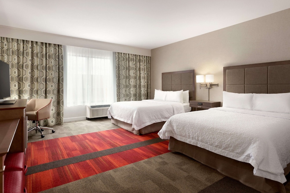 Room, 2 Queen Beds, Accessible, Non Smoking (mob/hearing acc w/ roll-in shower) photo 1