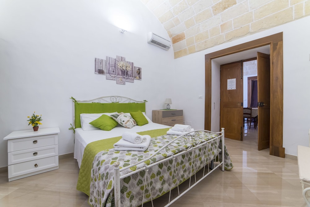 Comfort Double Room, Private Bathroom, City View (External) photo 1