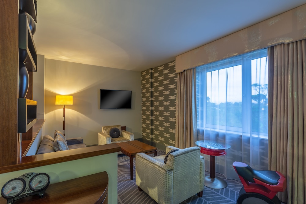 Junior Suite, 1 King Bed, Park View - Photo 3