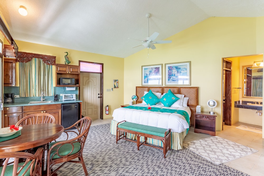 Deluxe Suite, 1 King Bed with Sofa bed, Ocean View (Cliffside) photo 3