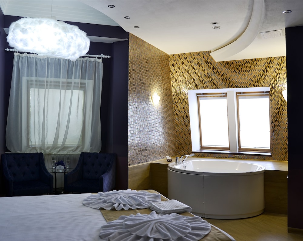 Deluxe Suite photo 2