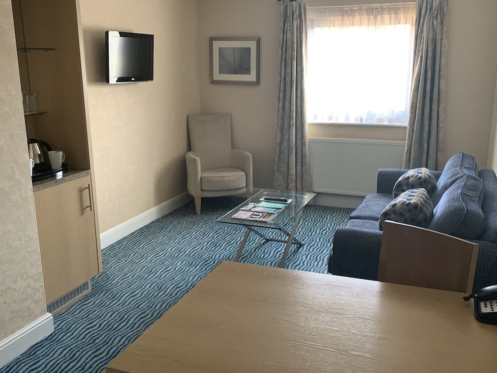 Suite - Photo 3