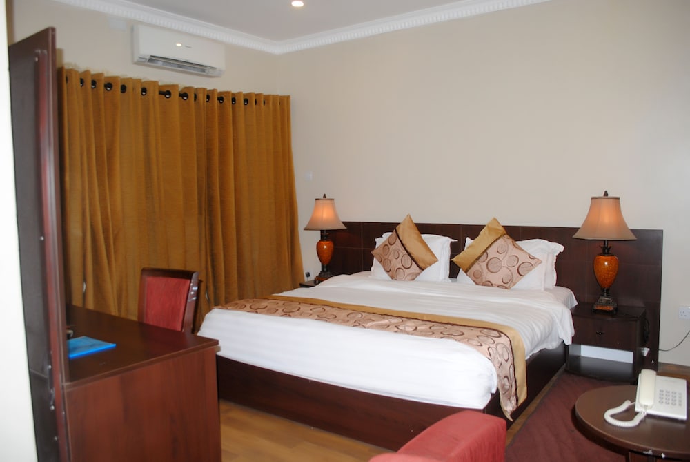 Executive Room, 1 Double Bed, Non Smoking, Balcony photo 3