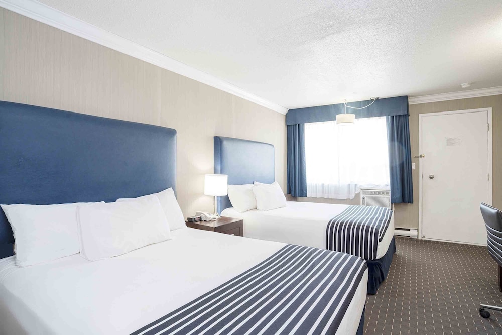 Standard Room, 2 Queen Beds - Photo 1