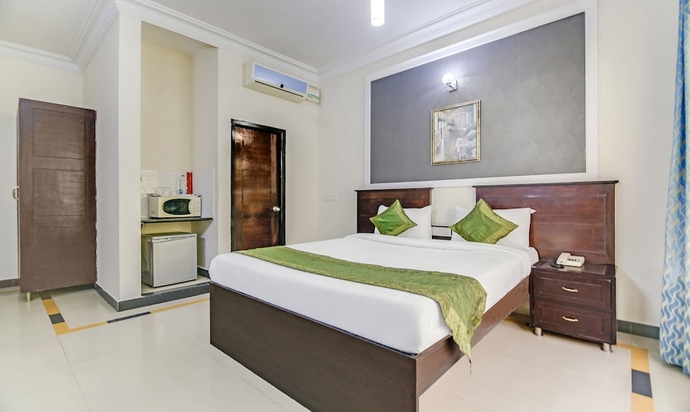Deluxe Room, 1 Queen Bed